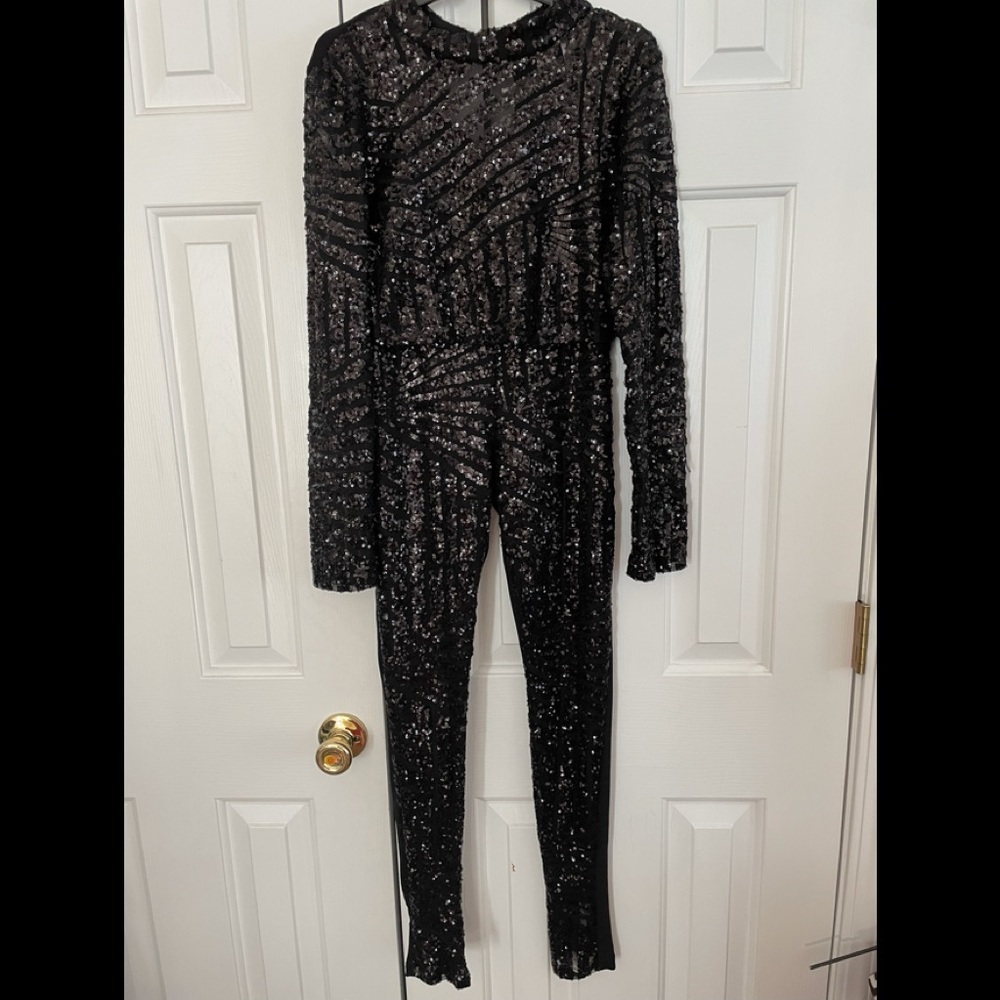 2 piece   Black Sequence